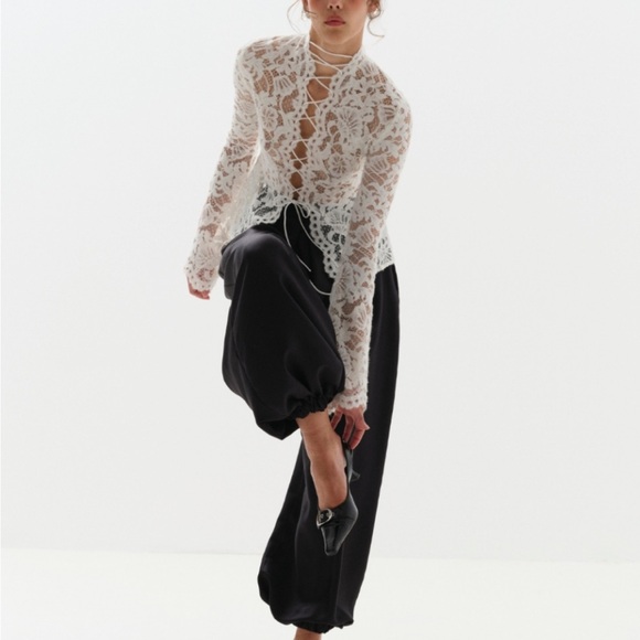 Sally Blouse - Elegant White Lace - Picture 2 of 6